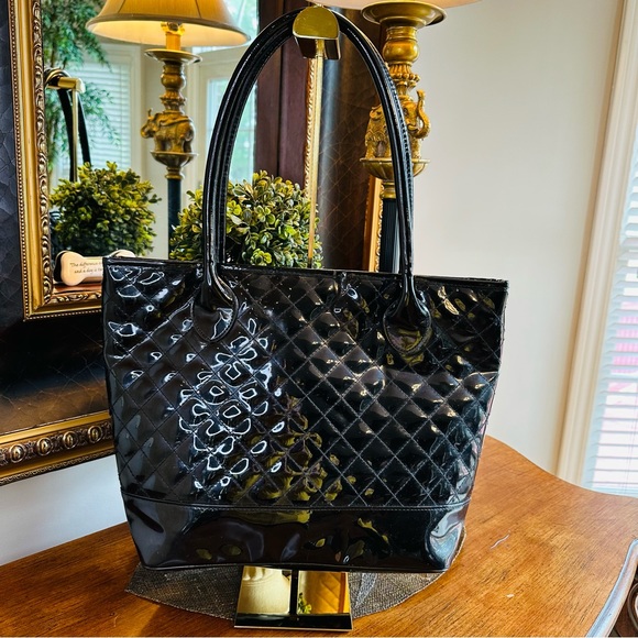 NORDSTROMS QUILTED PATTERN PLEATHER TOTE BAG 12”H - 16”W - 4 1/2”D Great Cond - Picture 1 of 12